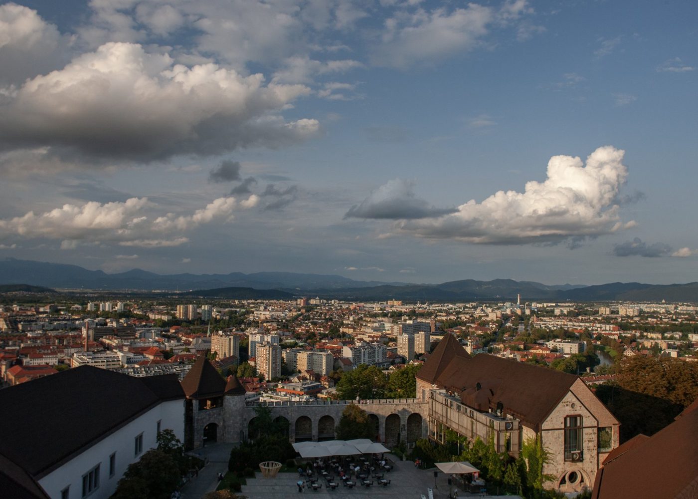 Trenutek pripada ljudem